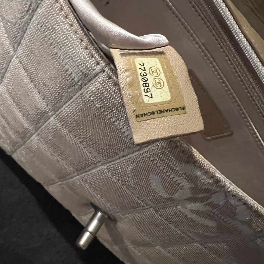 Channel Handbag - Picture 4 of 5
